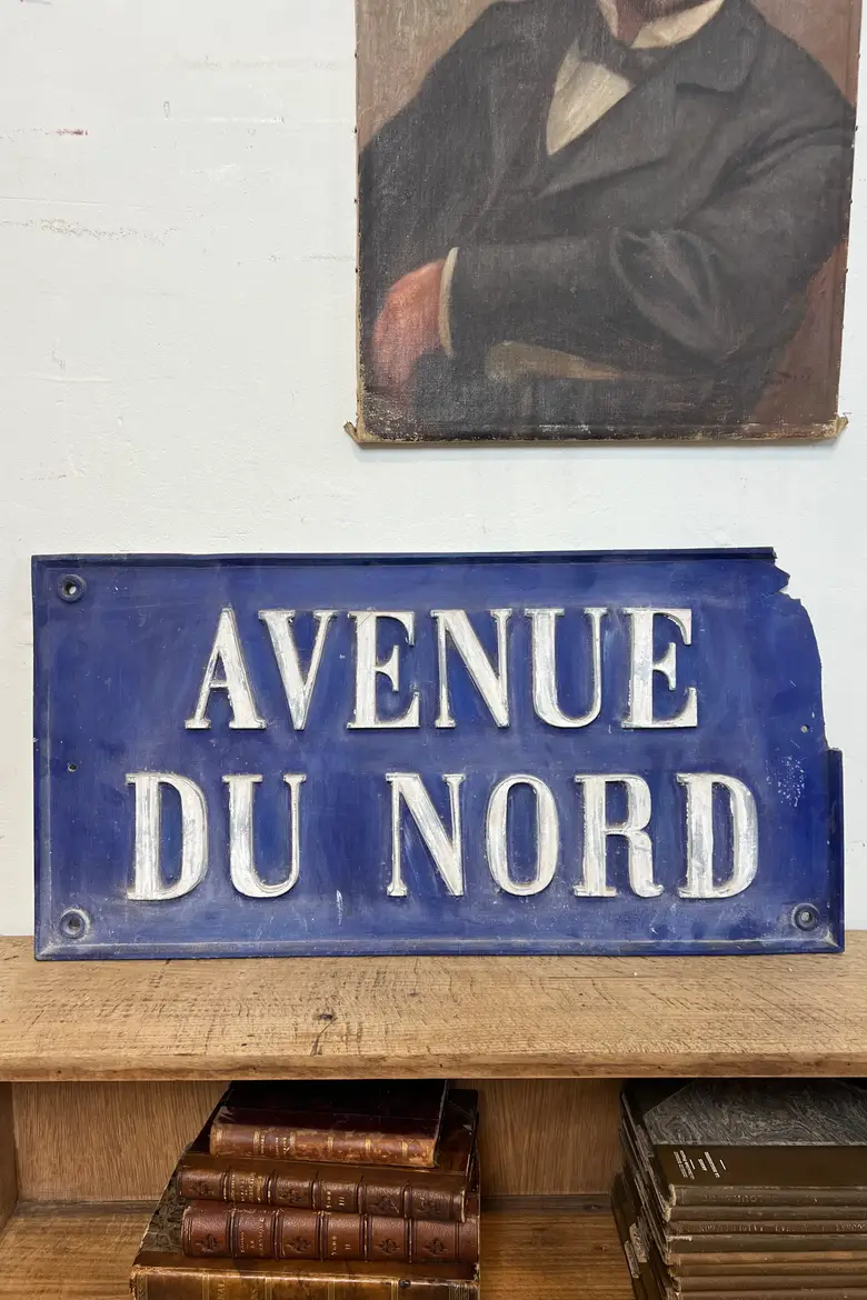 Ancienne plaque de rue en fonte