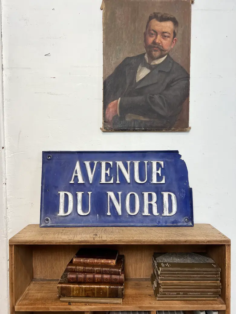 Ancienne plaque de rue en fonte