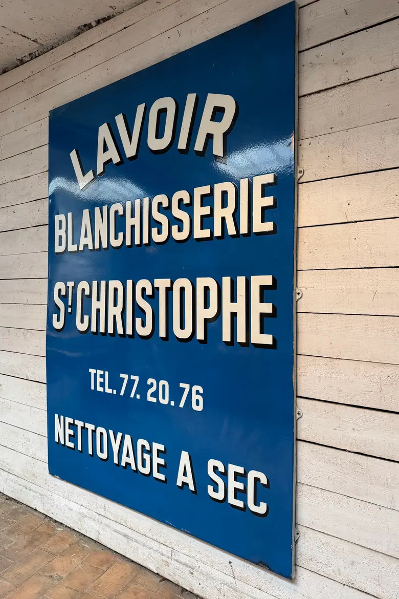 Ancienne plaque émaillée de blanchisserie – années 1950