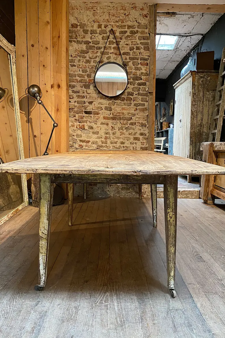 Ancienne table à rallonge en bois Début XXème