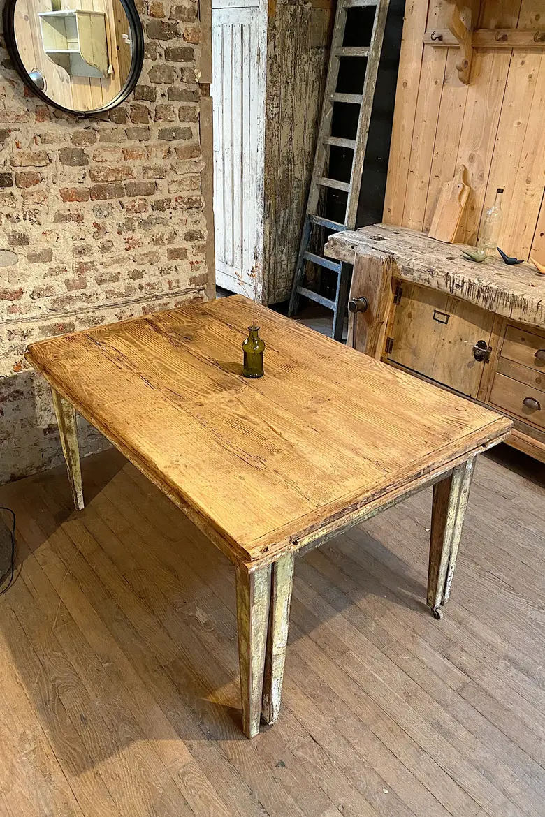 Ancienne table à rallonge en bois Début XXème