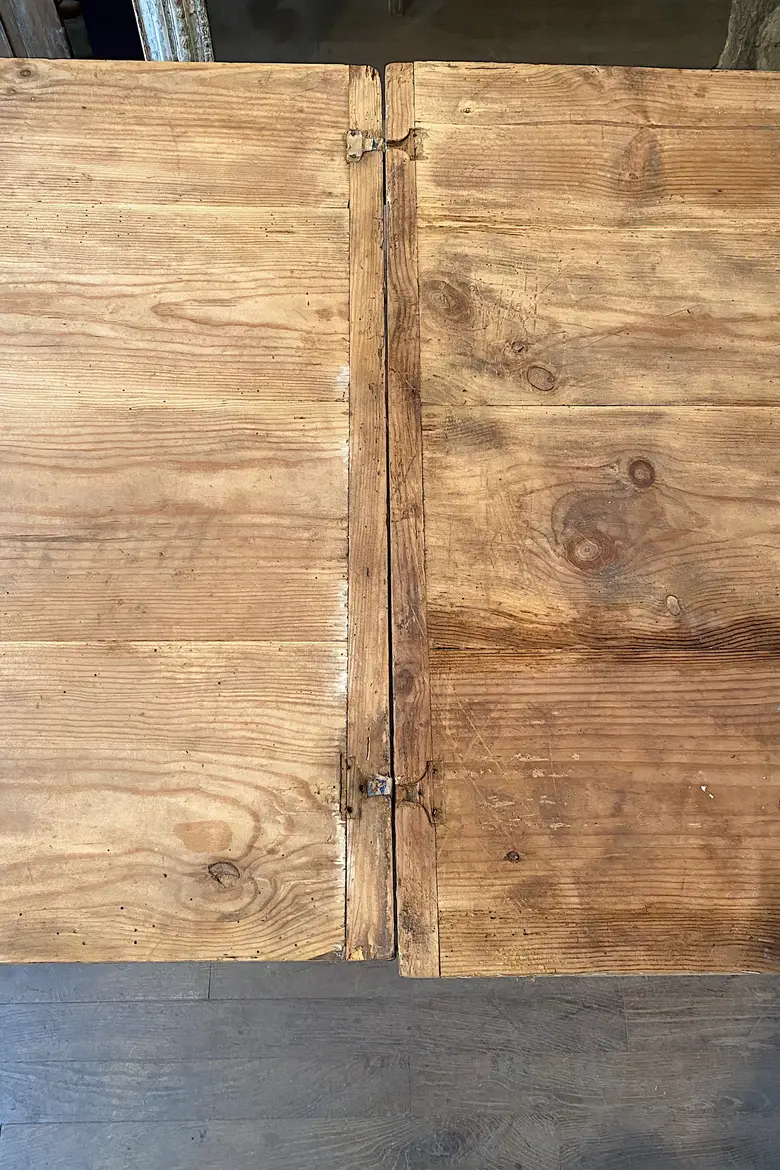 Ancienne table à rallonge en bois Début XXème