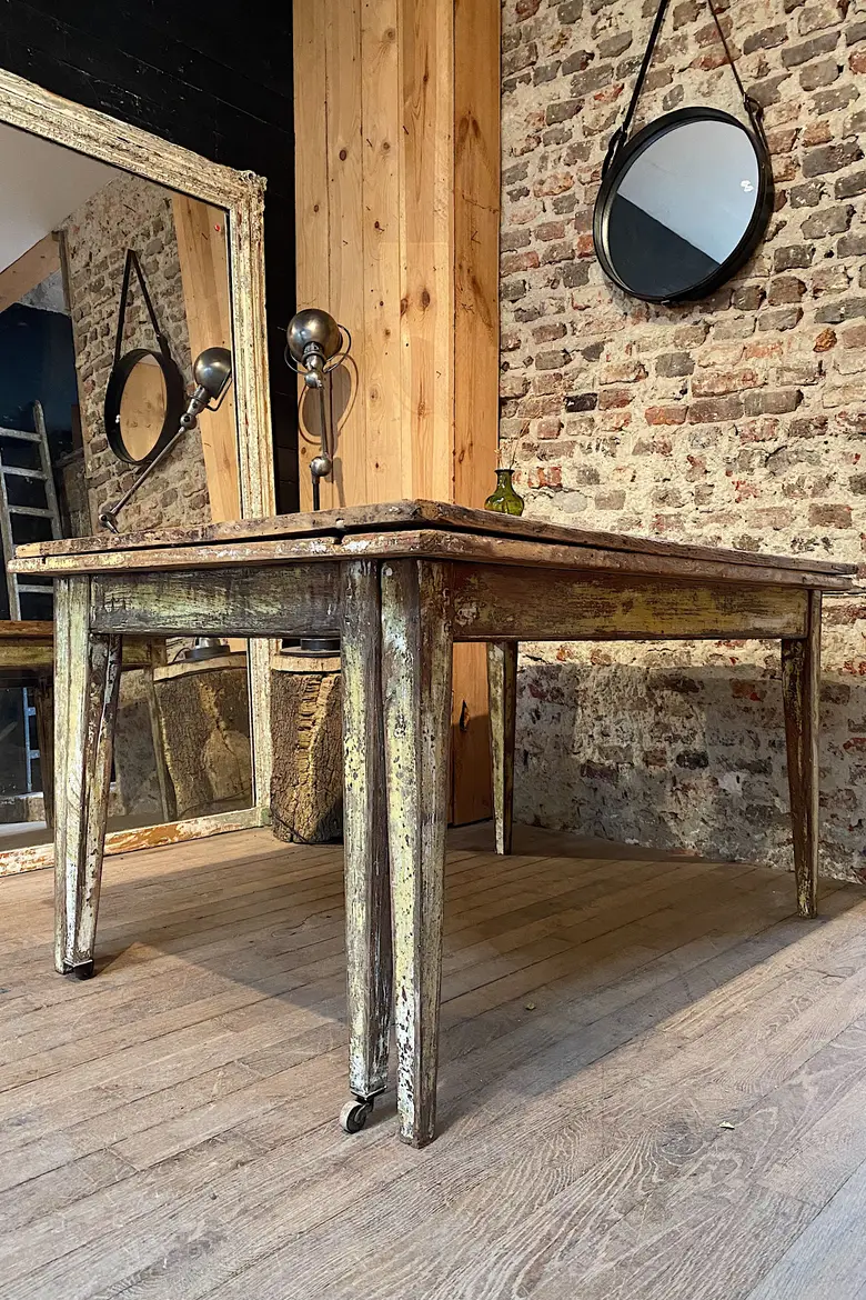 Ancienne table à rallonge en bois Début XXème