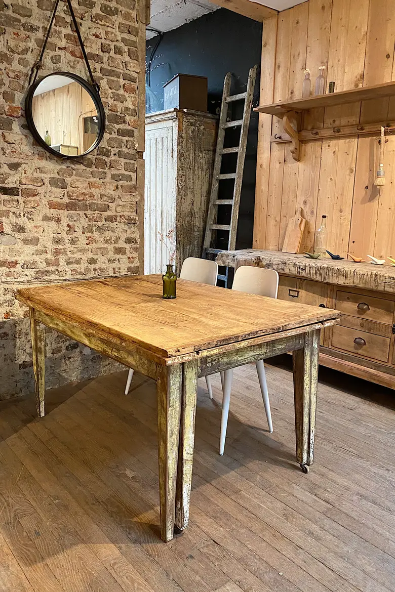 Ancienne table à rallonge en bois Début XXème
