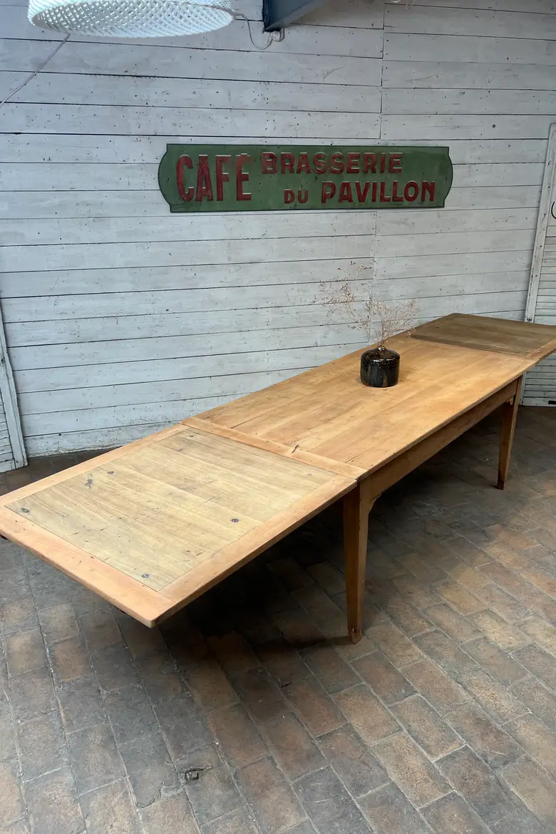 Ancienne table à rallonge en merisier – Début XXe siècle
