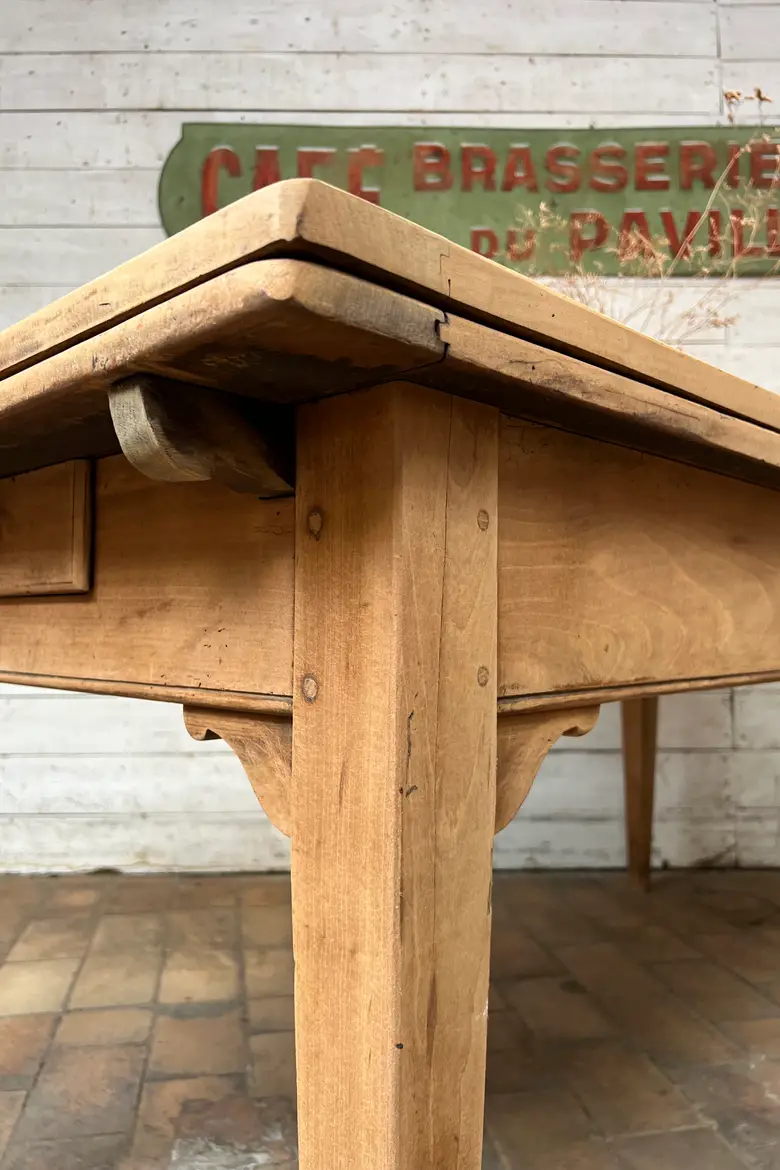 Ancienne table à rallonge en merisier – Début XXe siècle