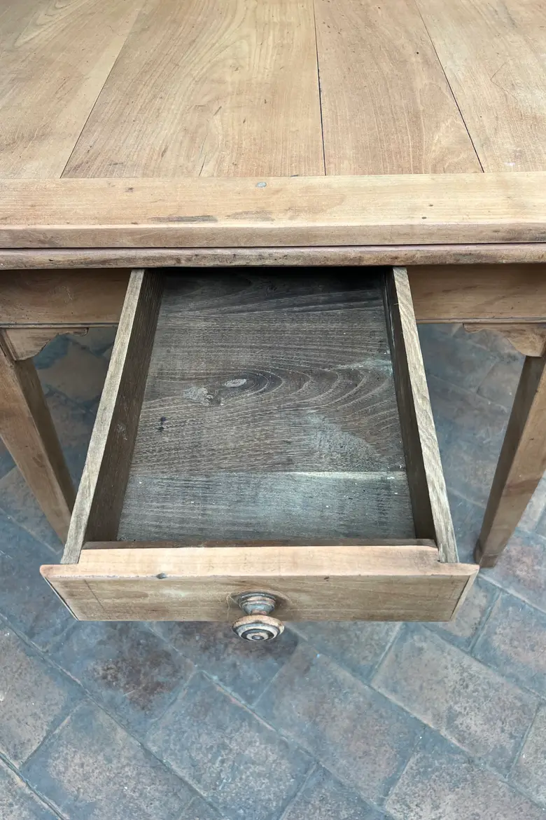 Ancienne table à rallonge en merisier – Début XXe siècle