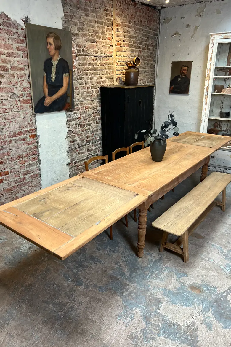 Ancienne table à rallonges en merisier – dite “table à l’italienne”
