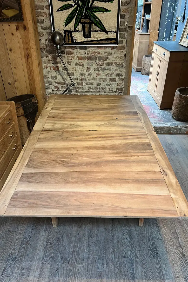 Ancienne table à système dépliable en noyer  XIXème
