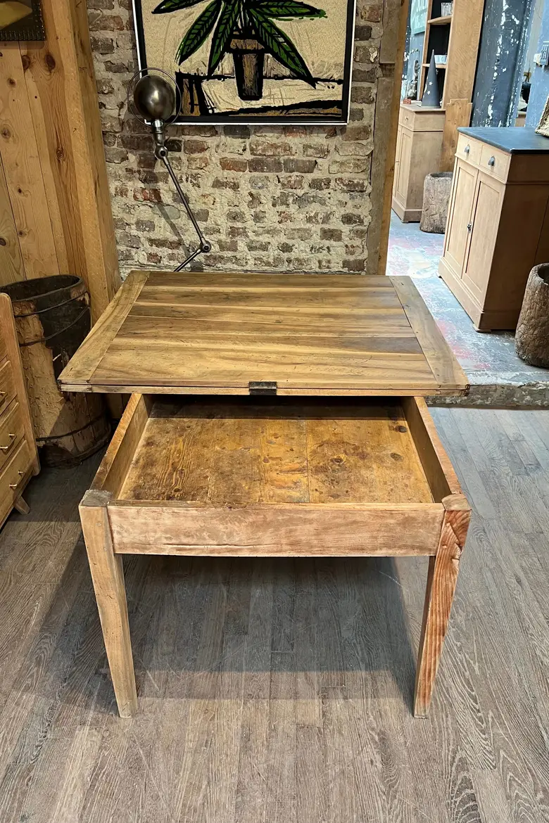 Ancienne table à système dépliable en noyer  XIXème
