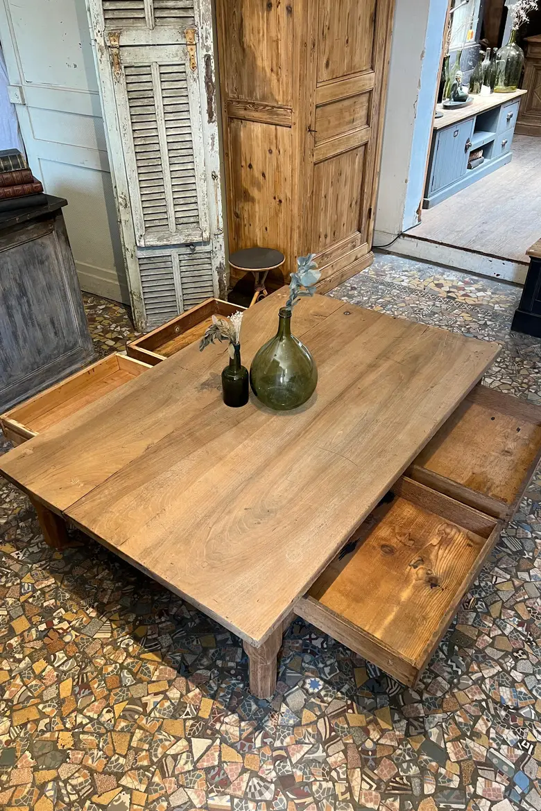 Ancienne table basse en bois Début XXème