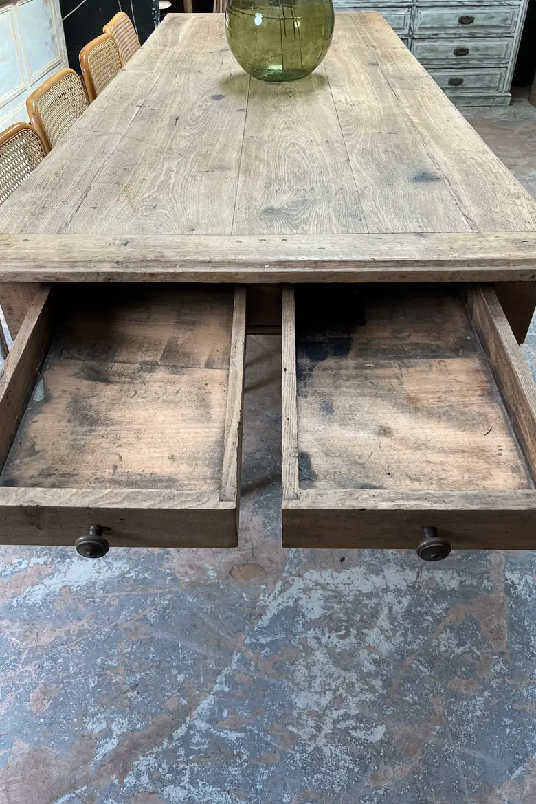 Ancienne table de communauté en chêne