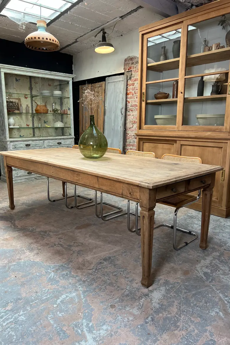 Ancienne table de communauté en chêne