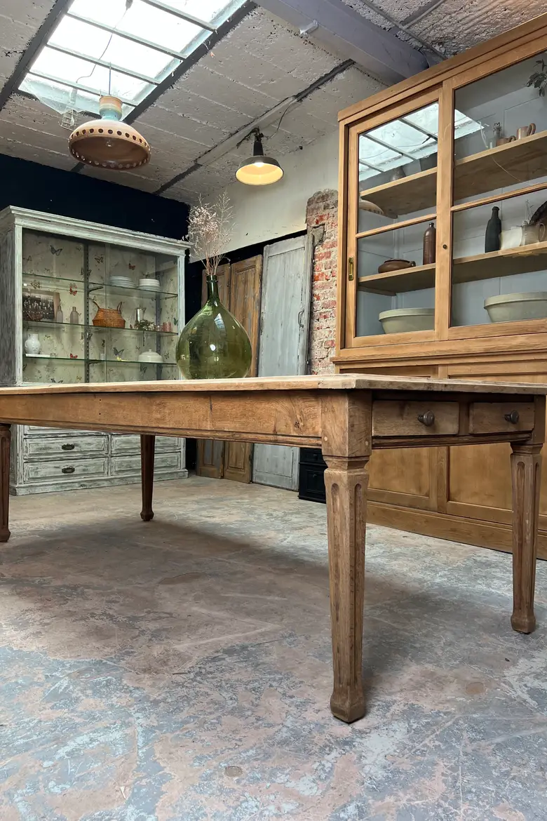 Ancienne table de communauté en chêne