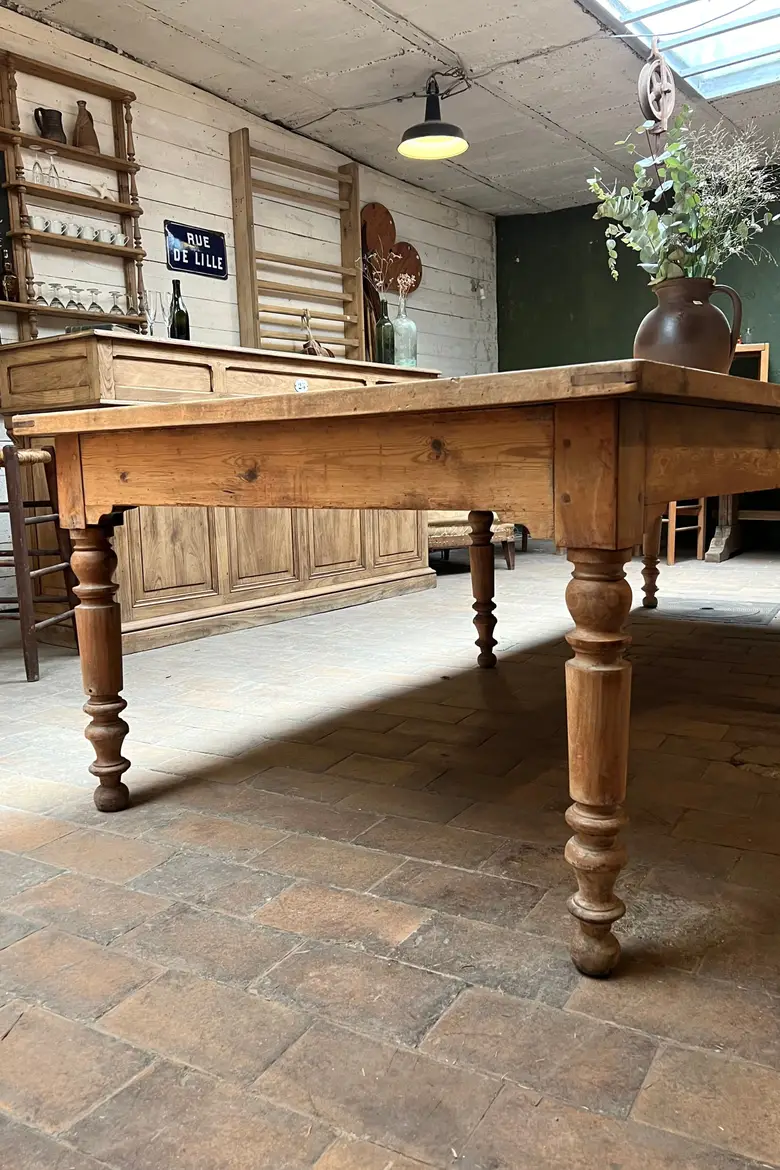 Ancienne table de confection en sapin Début XXème