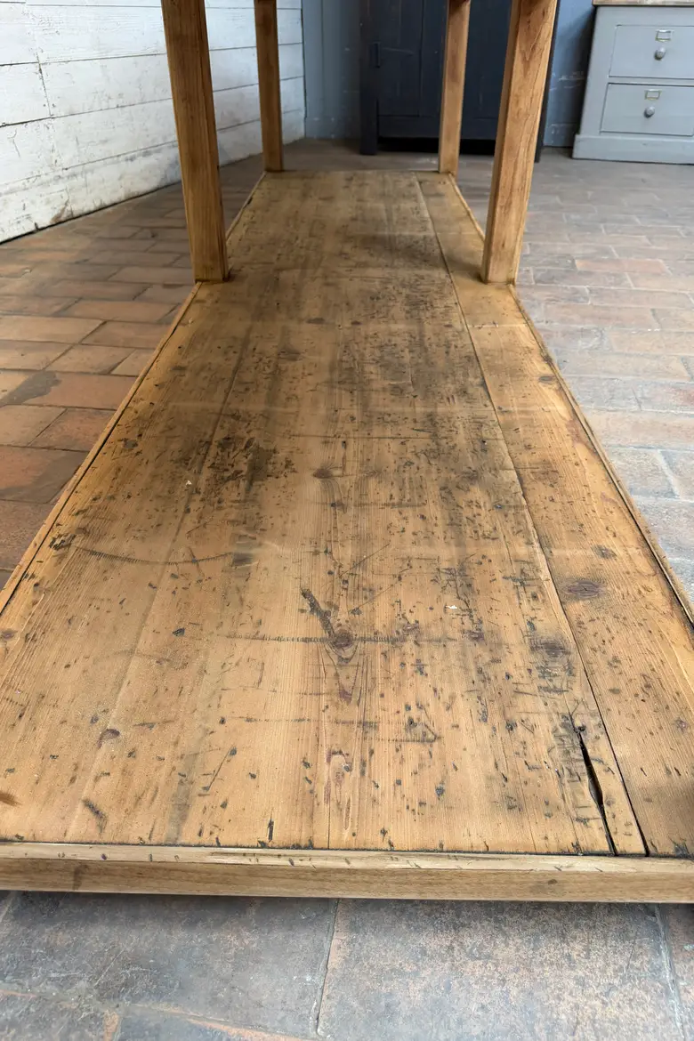 Ancienne table de drapier