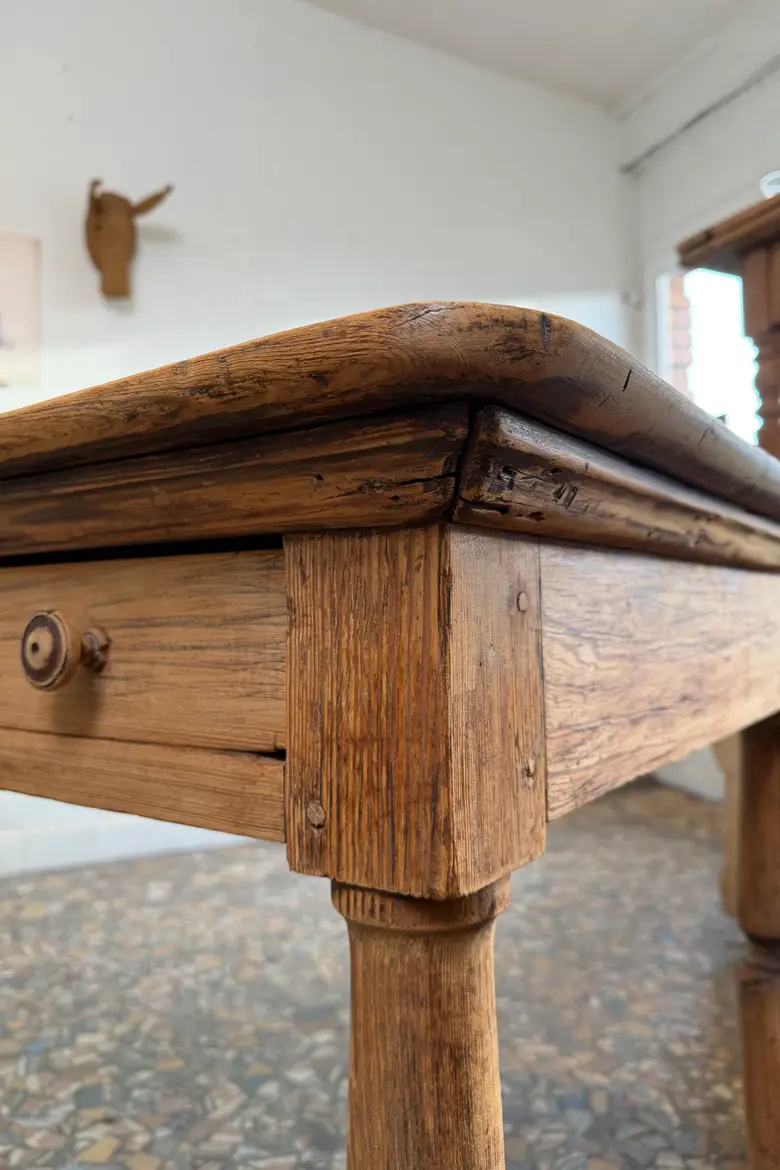 Ancienne table de métier – XIXe siècle