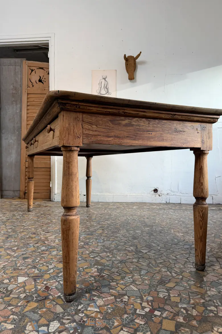 Ancienne table de métier – XIXe siècle