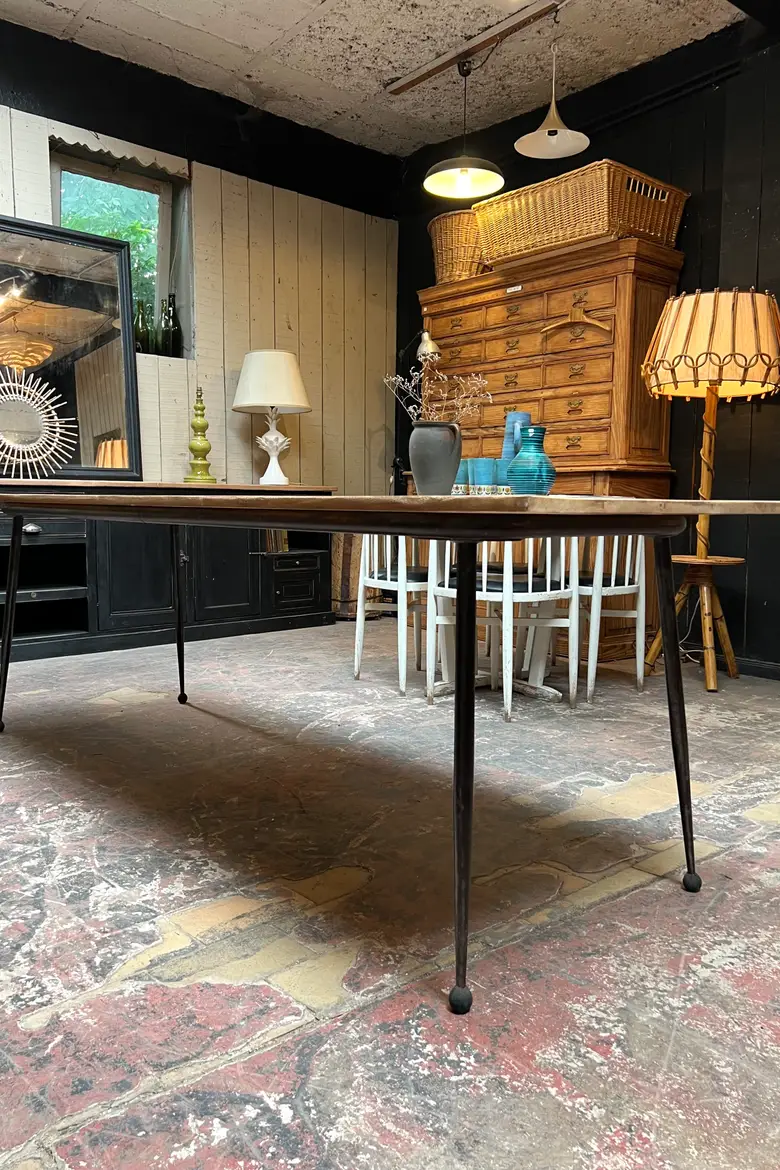 Ancienne table de pensionnat de style Prouvé 1950