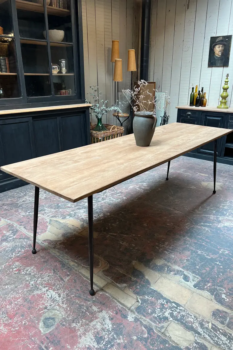Ancienne table de pensionnat de style Prouvé 1950