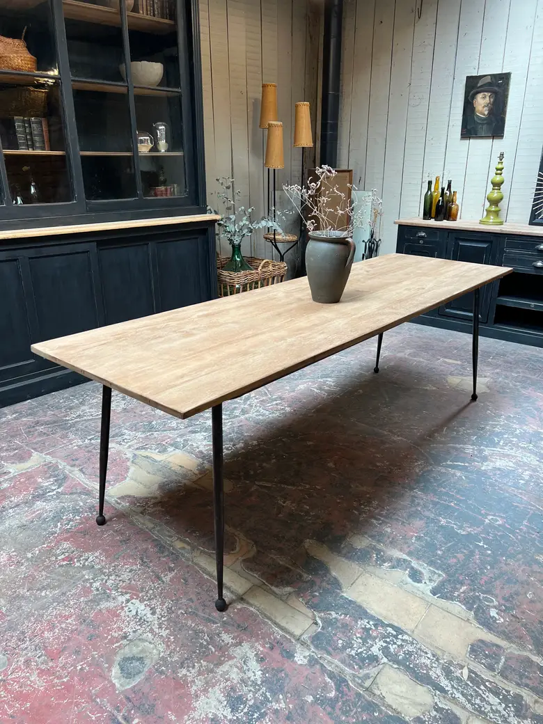Ancienne table de pensionnat de style Prouvé 1950