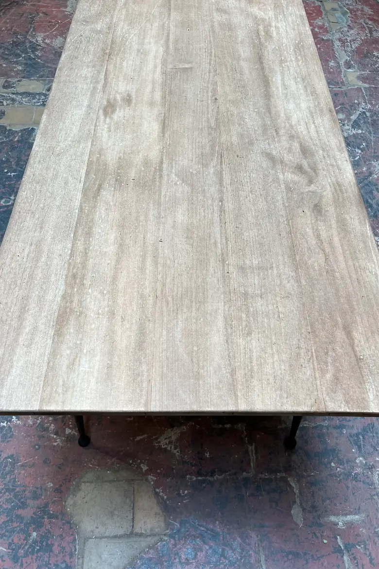 Ancienne table de pensionnat de style Prouvé 1950