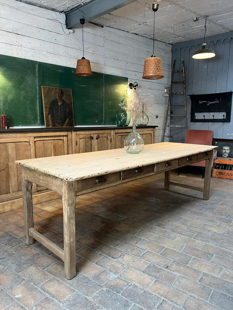 Ancienne table de travail en sapin