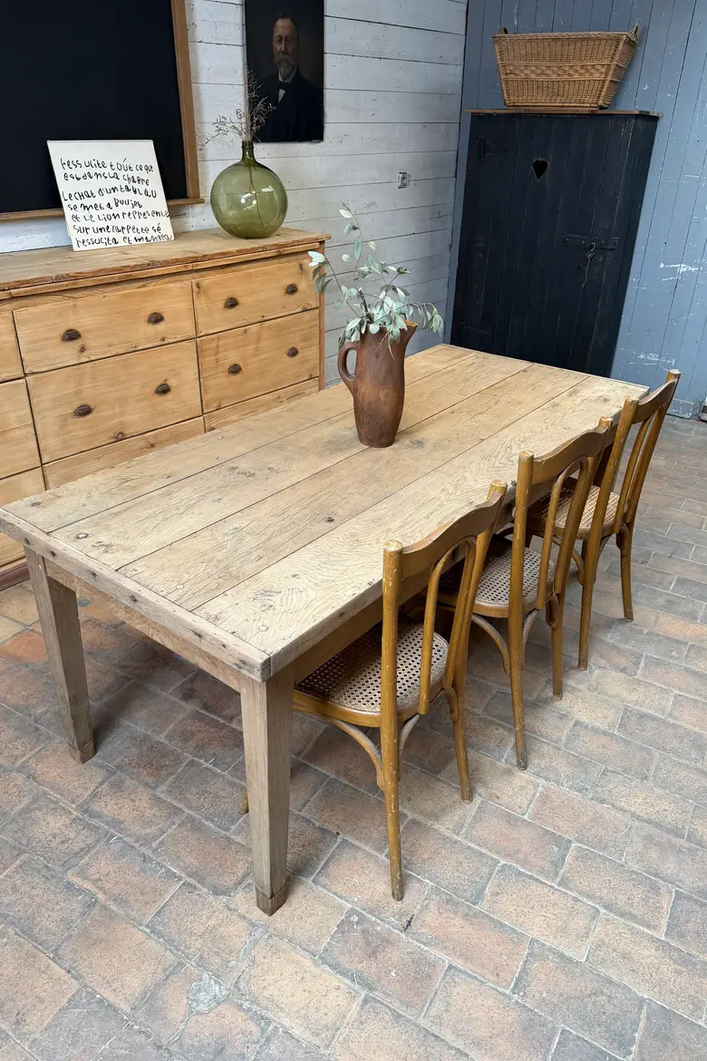 Ancienne table d’office en chêne – 1882