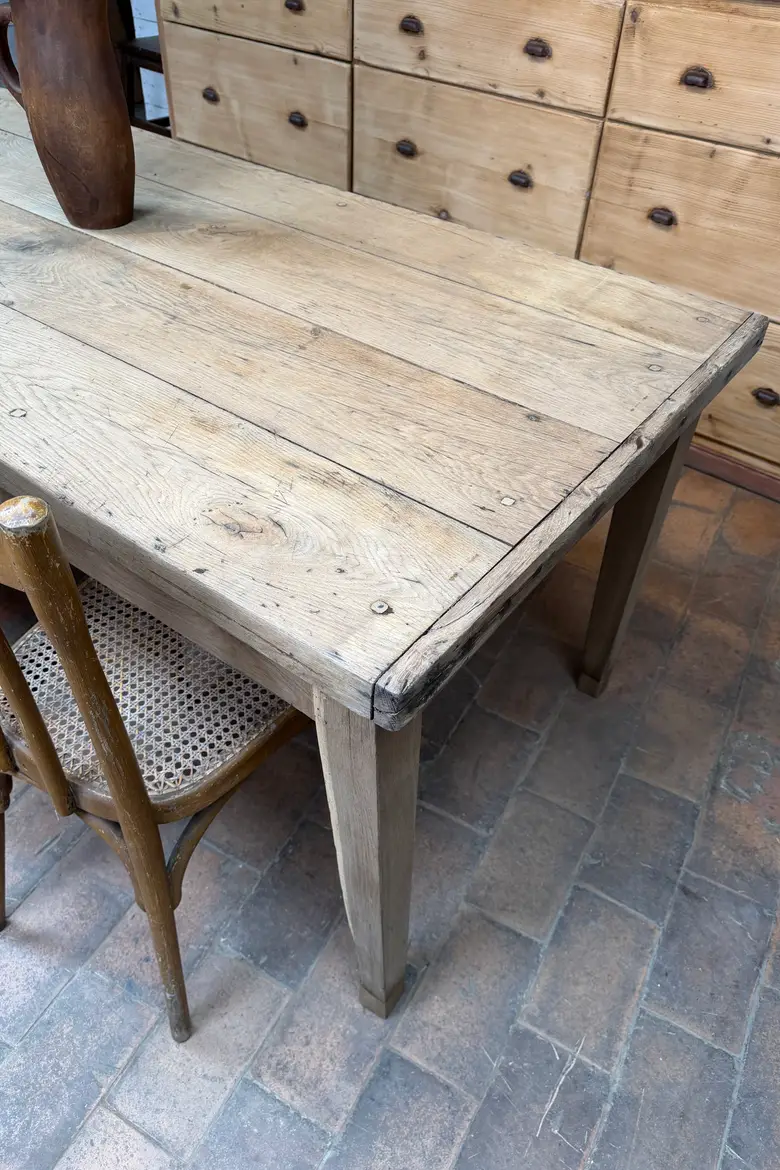 Ancienne table d’office en chêne – 1882