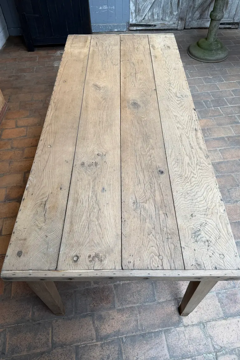 Ancienne table d’office en chêne – 1882