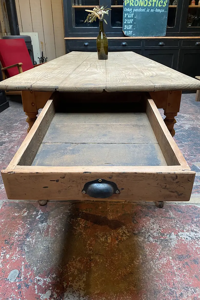 Ancienne table en châtaignier et merisier Début XXème