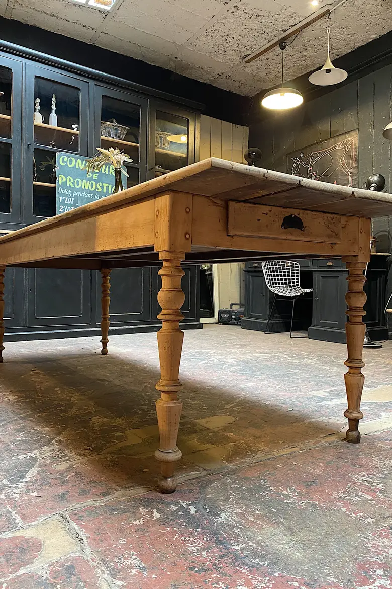 Ancienne table en châtaignier et merisier Début XXème