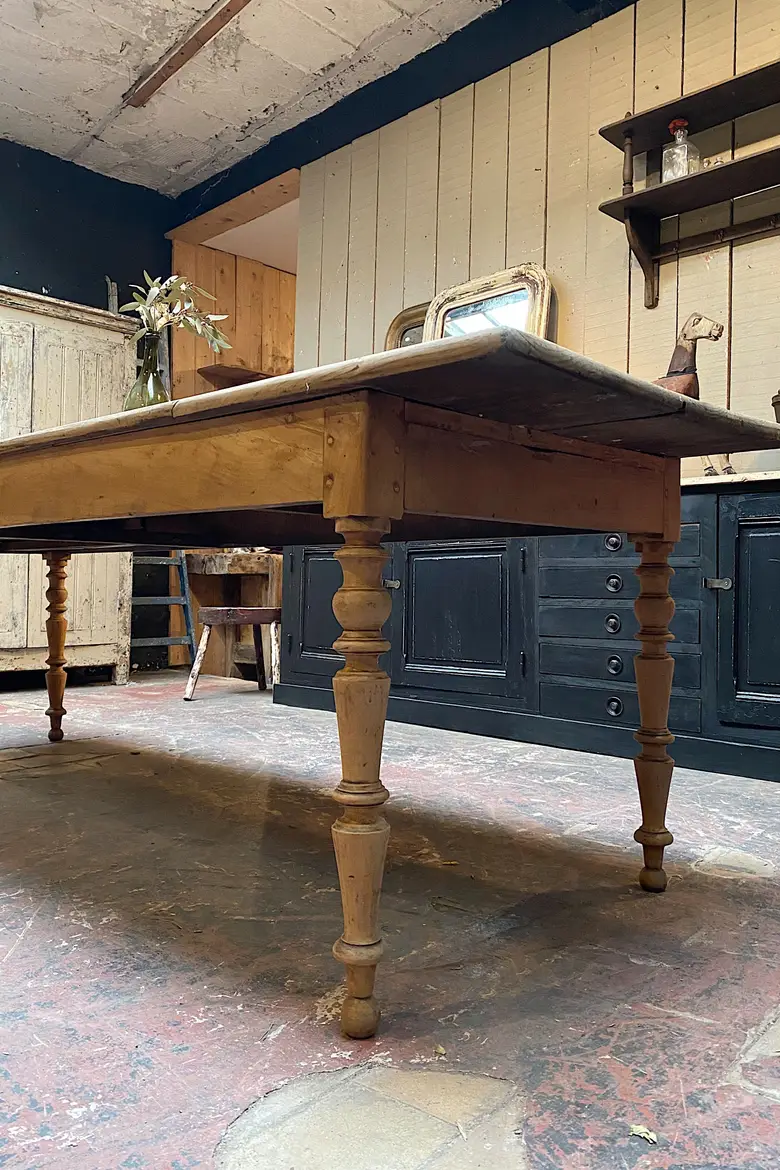 Ancienne table en châtaignier et merisier Début XXème