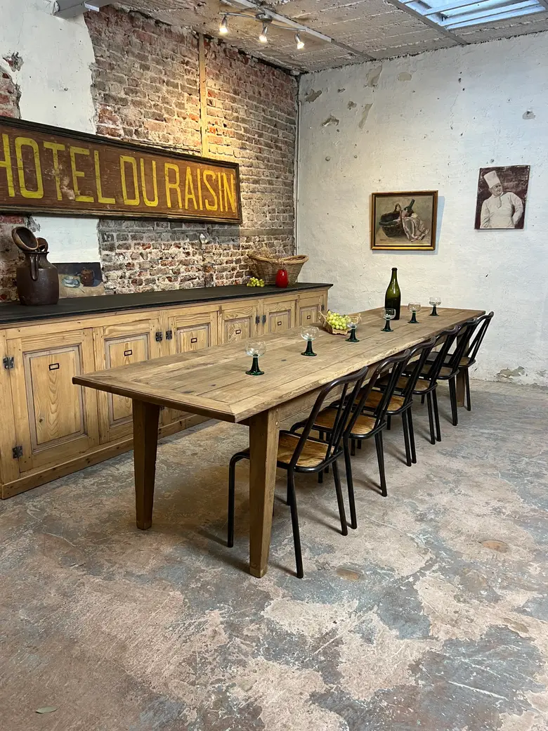 Ancienne table en châtaignier – XIXᵉ siècle