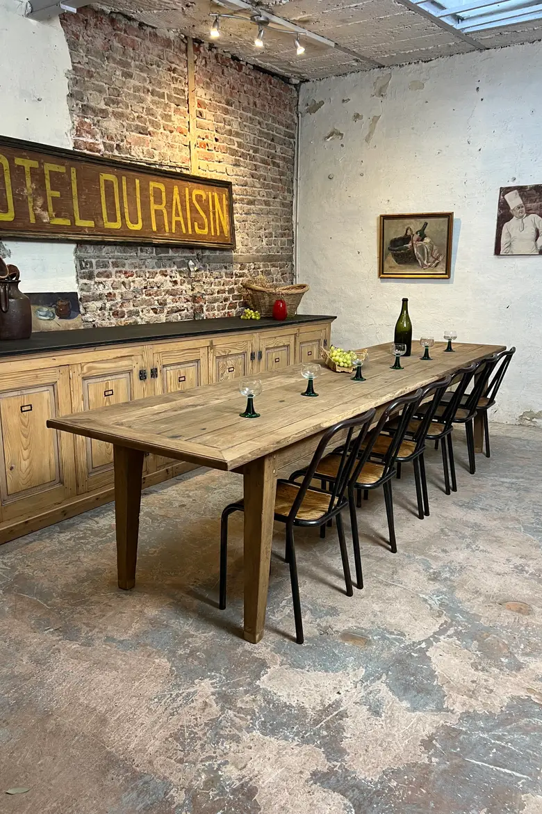 Ancienne table en châtaignier – XIXᵉ siècle