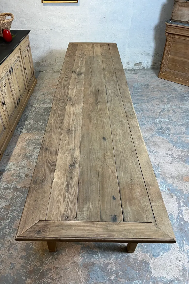 Ancienne table en châtaignier – XIXᵉ siècle
