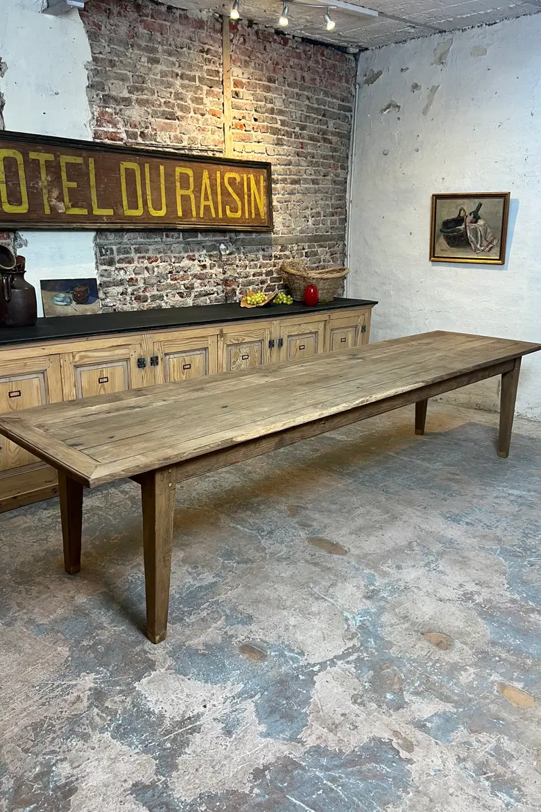 Ancienne table en châtaignier – XIXᵉ siècle