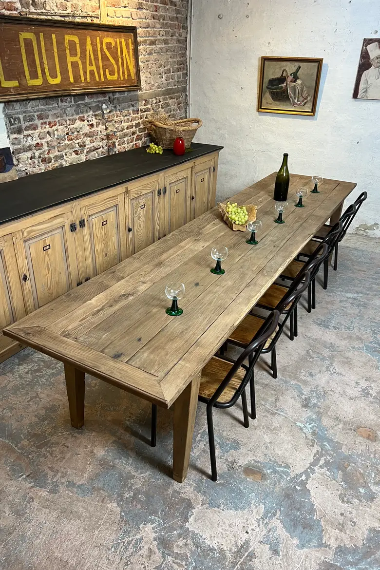 Ancienne table en châtaignier – XIXᵉ siècle