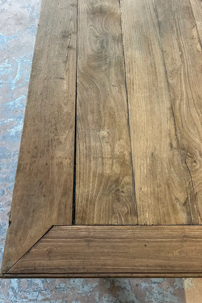 Ancienne table en châtaignier – XIXᵉ siècle