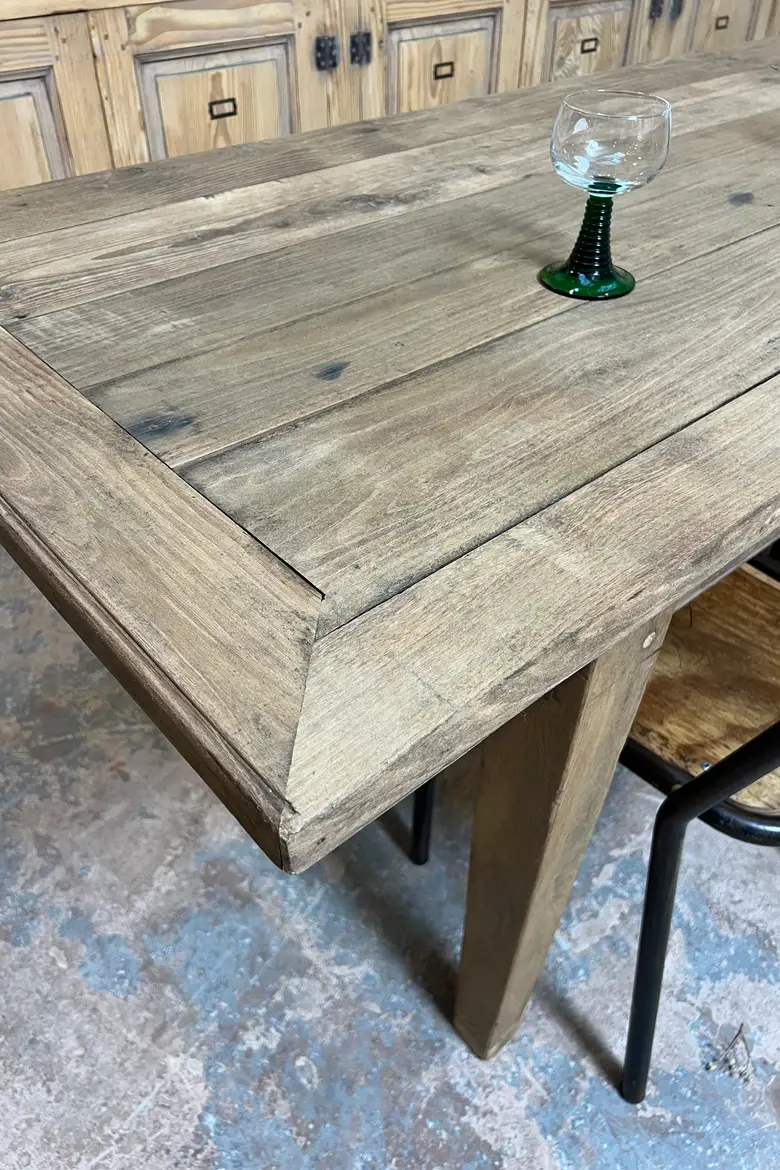 Ancienne table en châtaignier – XIXᵉ siècle