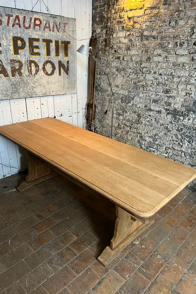 Ancienne table en chêne brut artisanale