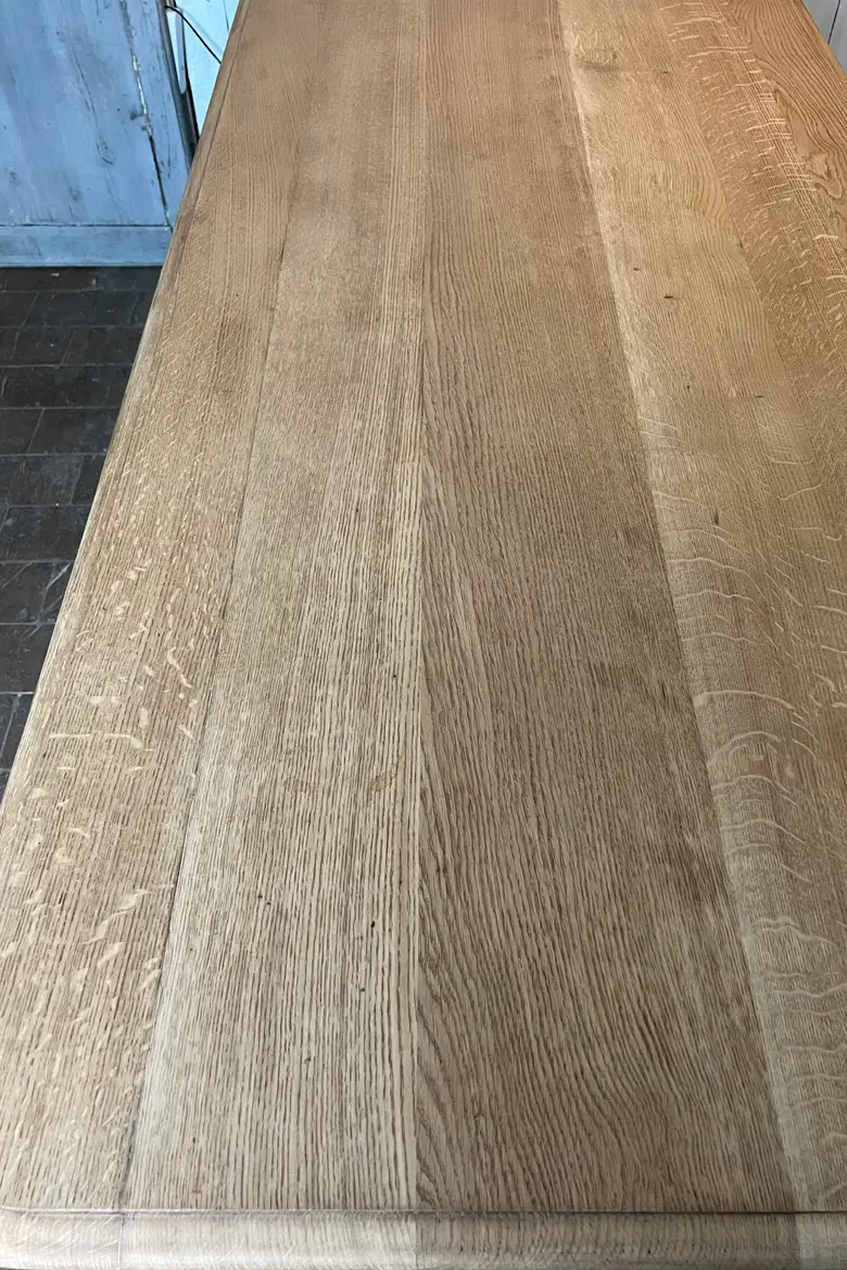 Ancienne table en chêne brut artisanale