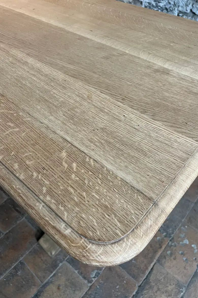 Ancienne table en chêne brut artisanale