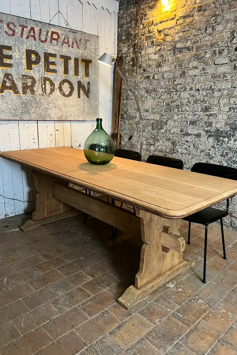 Ancienne table en chêne brut artisanale