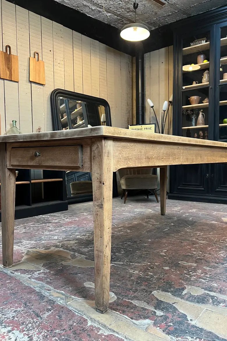 Ancienne table en chêne brut Début XXème