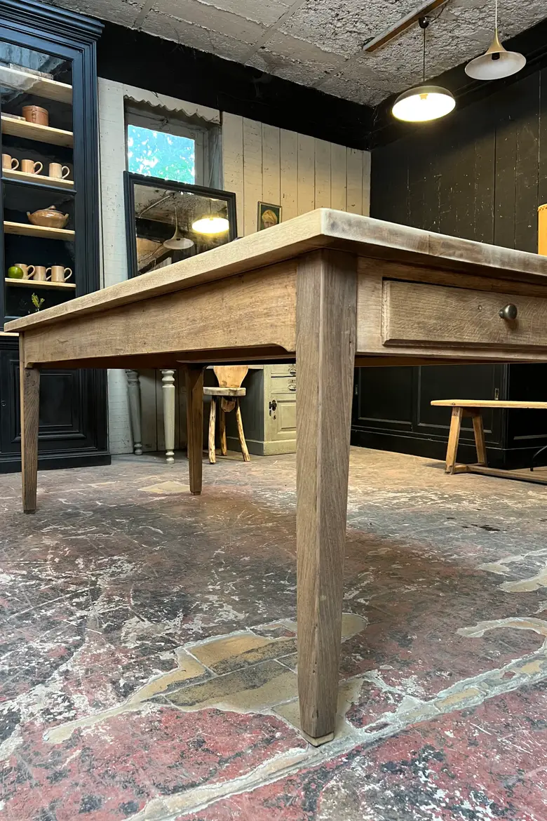 Ancienne table en chêne brut Début XXème