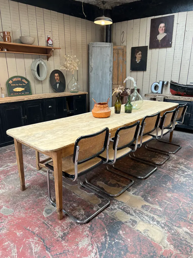 Ancienne table en loupe de tilleul Début XXème