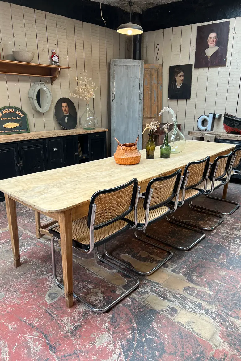 Ancienne table en loupe de tilleul Début XXème