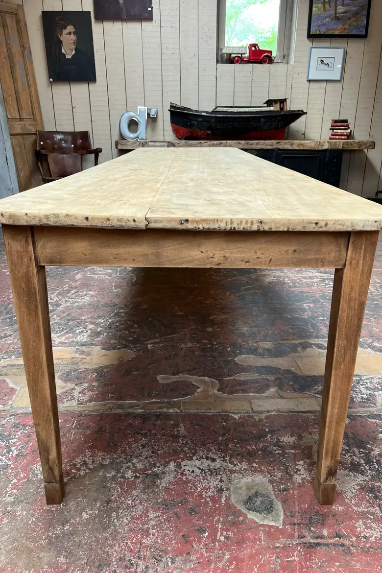Ancienne table en loupe de tilleul Début XXème