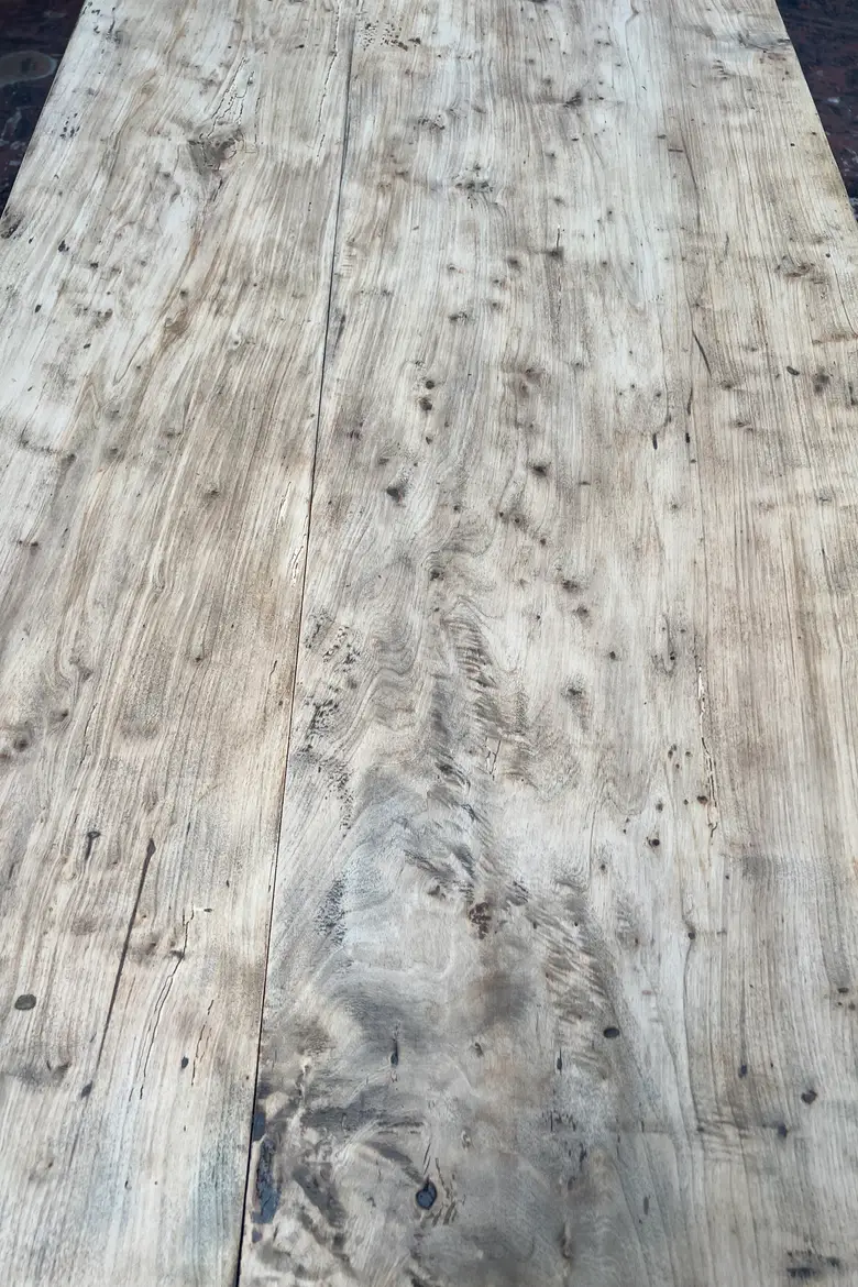 Ancienne table en loupe de tilleul Début XXème